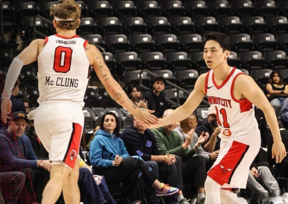 河村勇辉篮球河村勇辉复出完成本赛季G联赛首秀，出场15分钟拿到2分2板7助。北