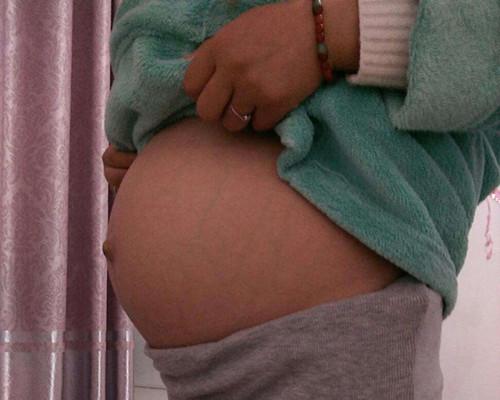 婆婆要孕妇做拉伸运动, 孕妇不以为然, 产后孕妇红着脸向婆婆认错
