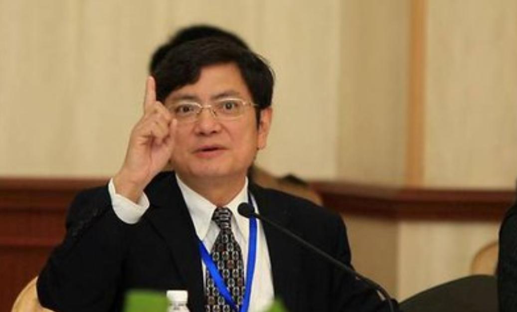 将英语“踢出”高考，取消其主科地位？教育部回应一针见血！不曾想，螳螂捕蝉黄雀在后