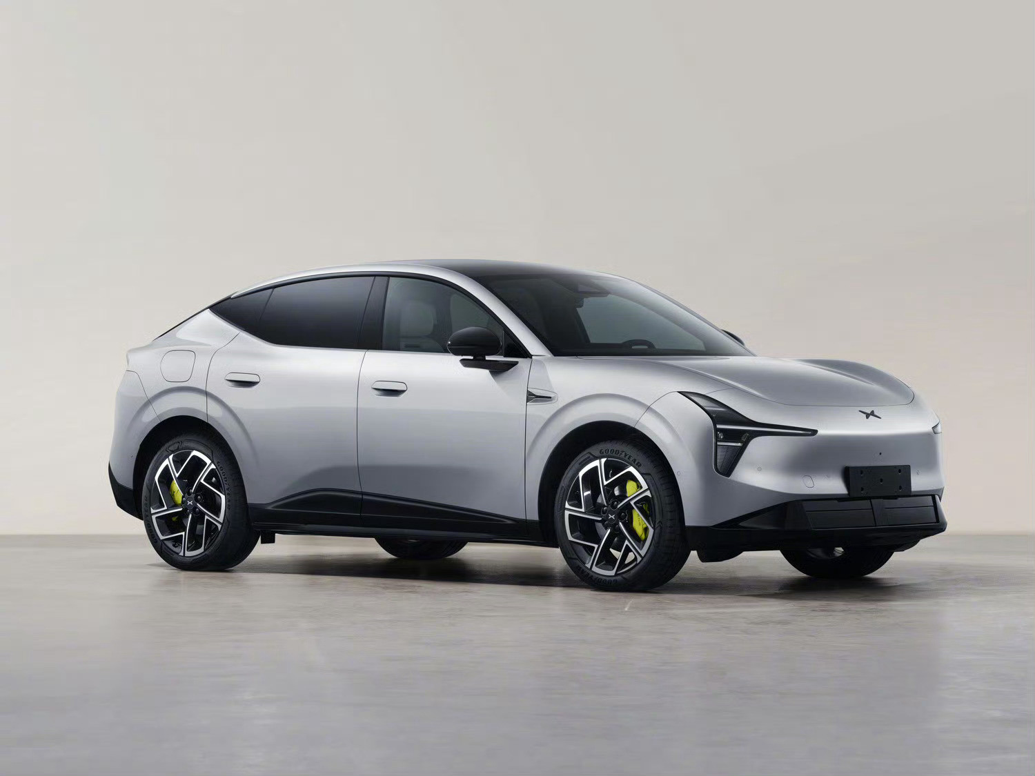 小鹏Mona的SUV上工信部了，定名L03。车身尺寸是4650or4672/