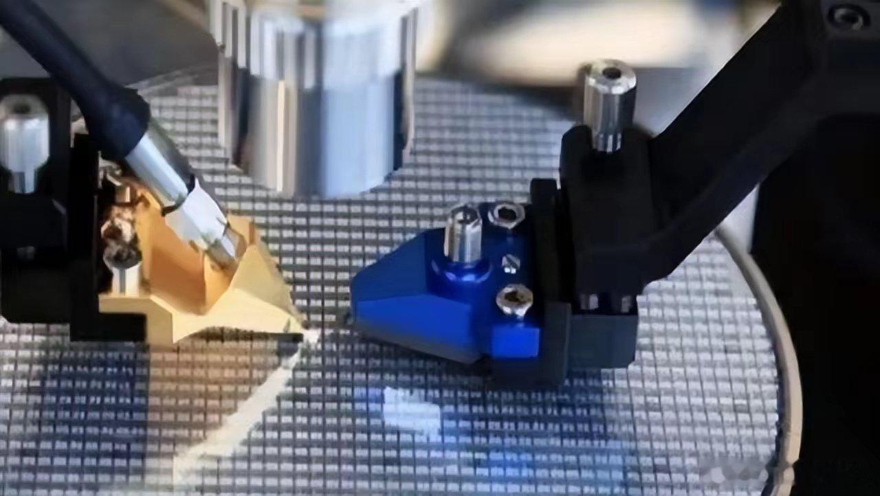 光刻机巨头ASML：财报高增下的对华博弈，“狡猾”策略引争议在半导体领域，ASM