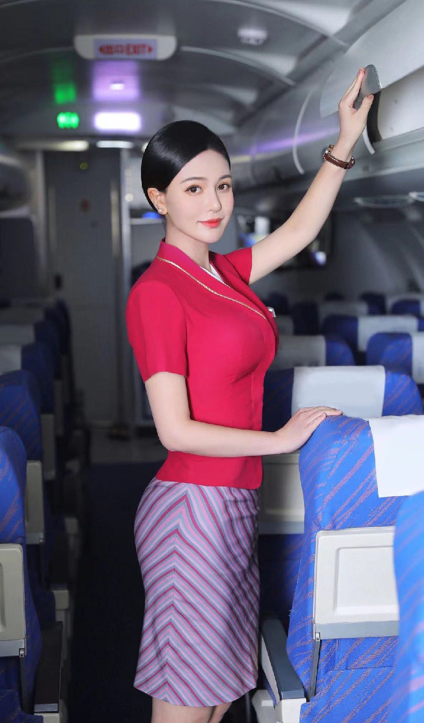 南航空姐，下班啦，等待有缘人。​​​