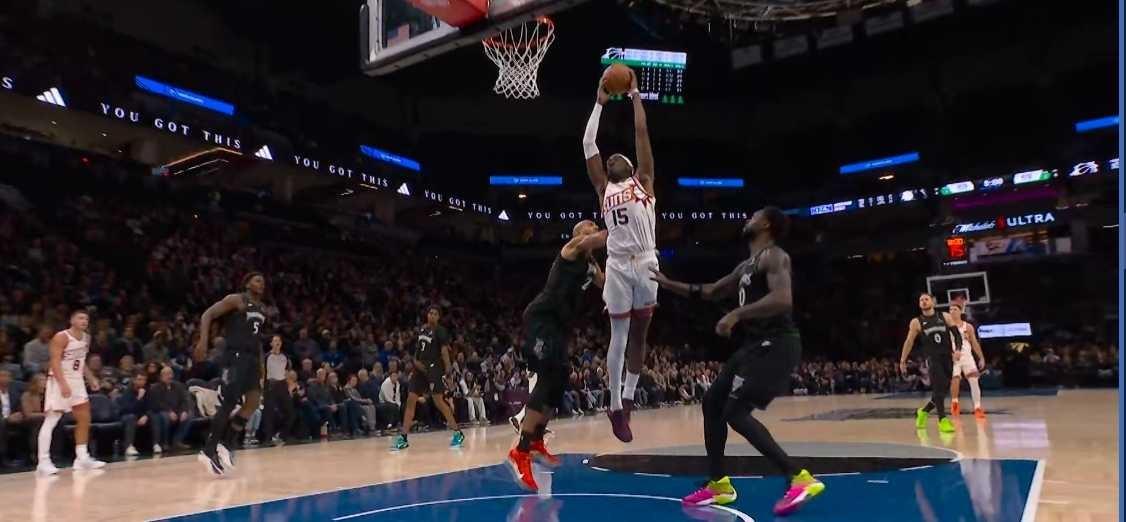 马威那一巴掌扇在戈贝尔脸上，声音大得全直播平台都听见了。这哪是打球，这是当面