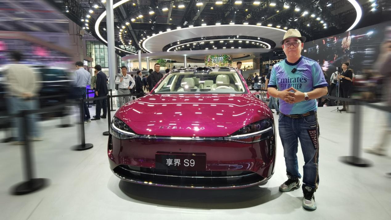享界S9增程版对决奔驰E级:奢华感终极拷问,谁才是真旗舰?