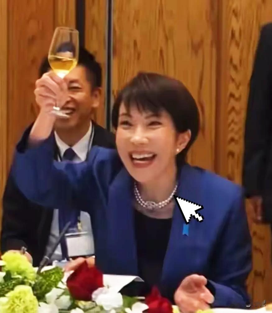 中午和一群战友聚会，席间有好几位战友在谈论时下的中日关系时，都说日方提前大选了