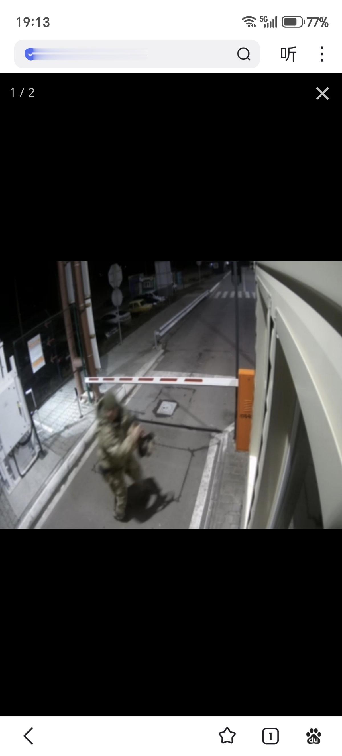 第一批见证俄乌冲突的乌军士兵。四年前的今天，在乌克兰赫尔松州的一处检查站，乌