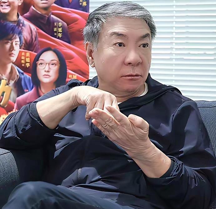 随着郑晓龙新版《红楼梦》主要角色选角逐渐定下来，近日他的黄金搭档——编剧流潋紫对