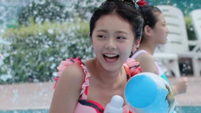 赵今麦泳装“鲨”疯了！校服乖乖女秒变海盐钓系美人，这波反差杀我千百遍！当赵今麦