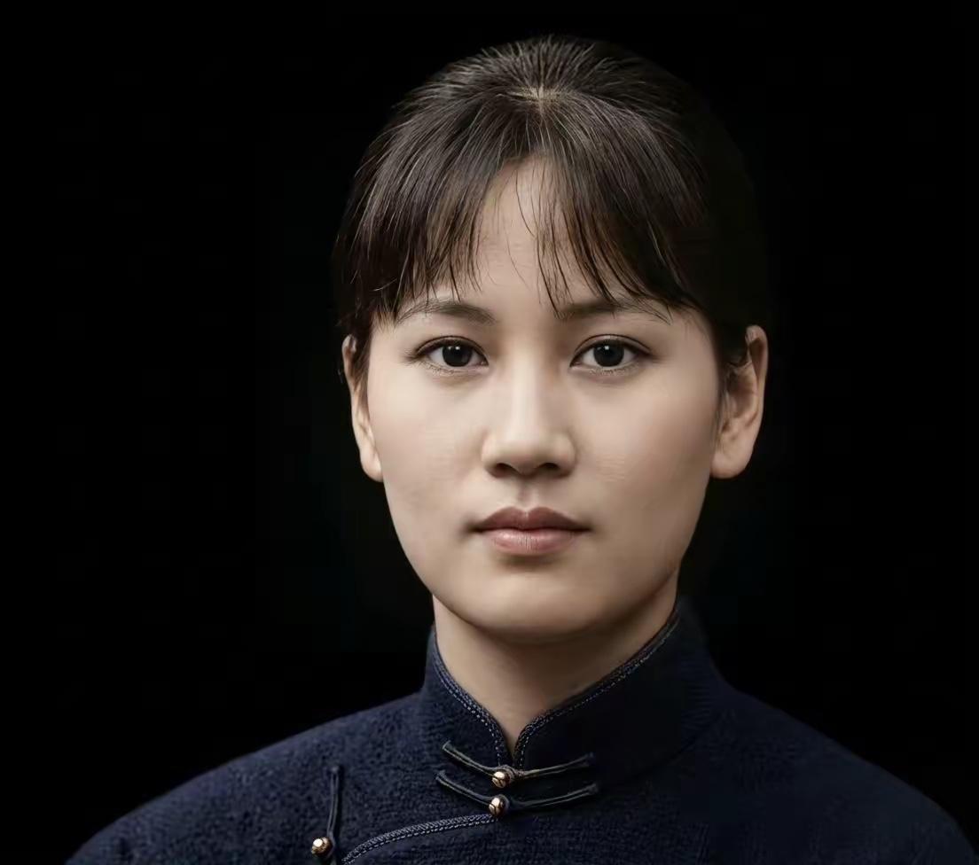 宋庆龄是宋氏三姐妹中颜值最高的一位，孙中山遇见她后，坦言：“遇见她，使我有生以来