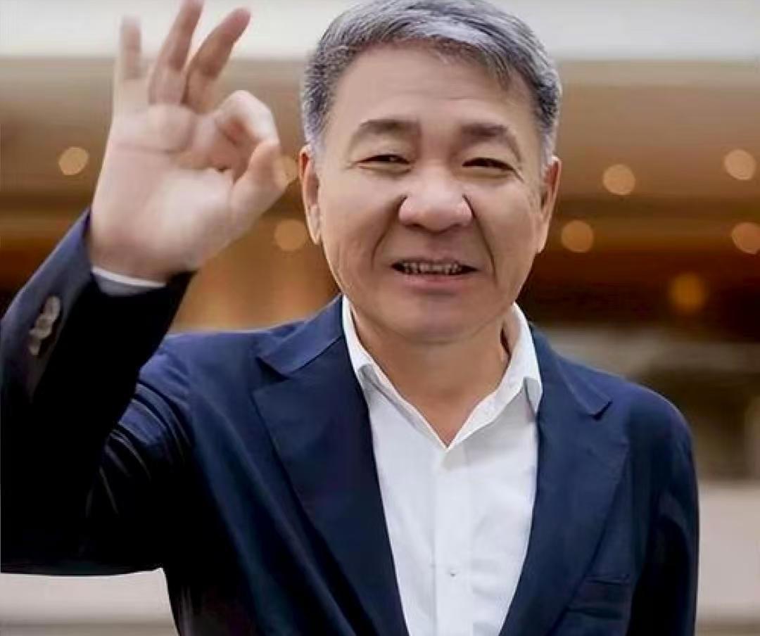 郑晓龙要翻拍《红楼梦》，这事儿可太火啦！想想就够激动的。编剧还是《甄嬛传》