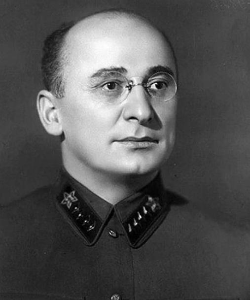苏联历史上最特殊的“鸿门宴”？1953年苏共中央会议上，朱可夫掏出手枪当众逮捕贝