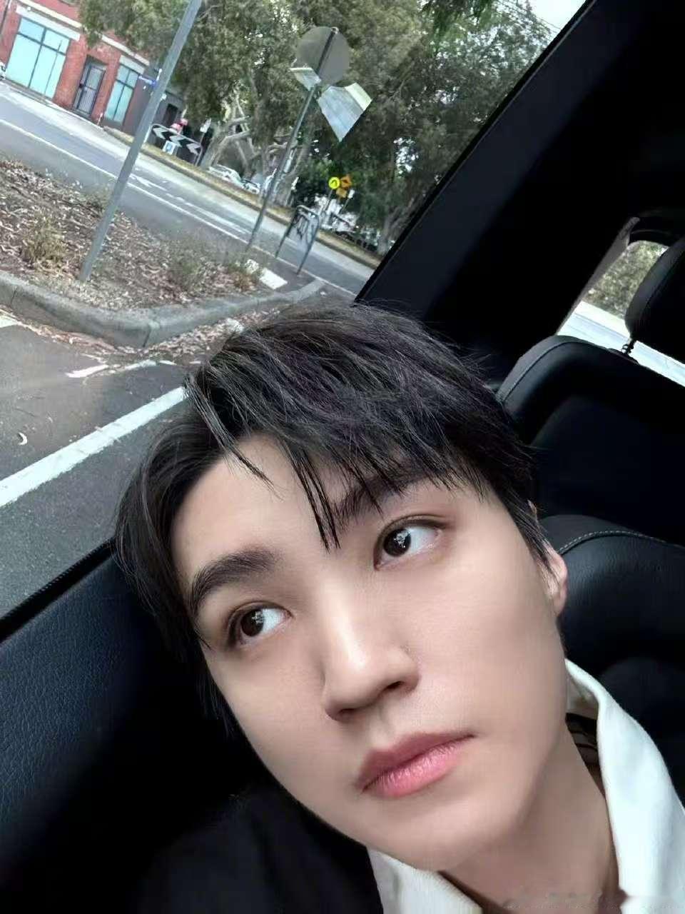 王俊凯下班报备自拍王俊凯今日份下班王俊凯今日份下班！