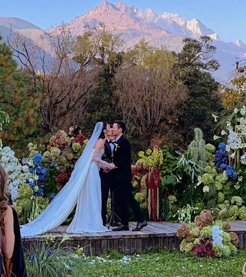 现实的香港豪门婚礼！！底气与实力。霍家迎娶儿媳妇在风景秀美的玉龙雪山脚下，欧洲