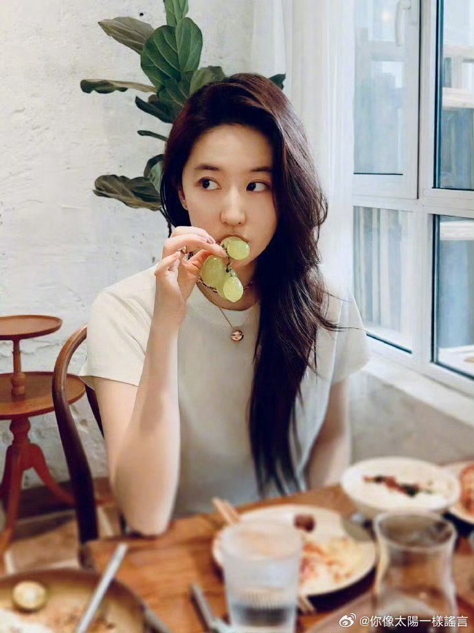 #刘亦菲#我可以不吃不喝但你不可以.𝓘𝓬𝓪𝓷𝓰𝓸𝔀𝓲𝓽𝓱𝓸𝓾𝓽𝓮𝓪𝓽