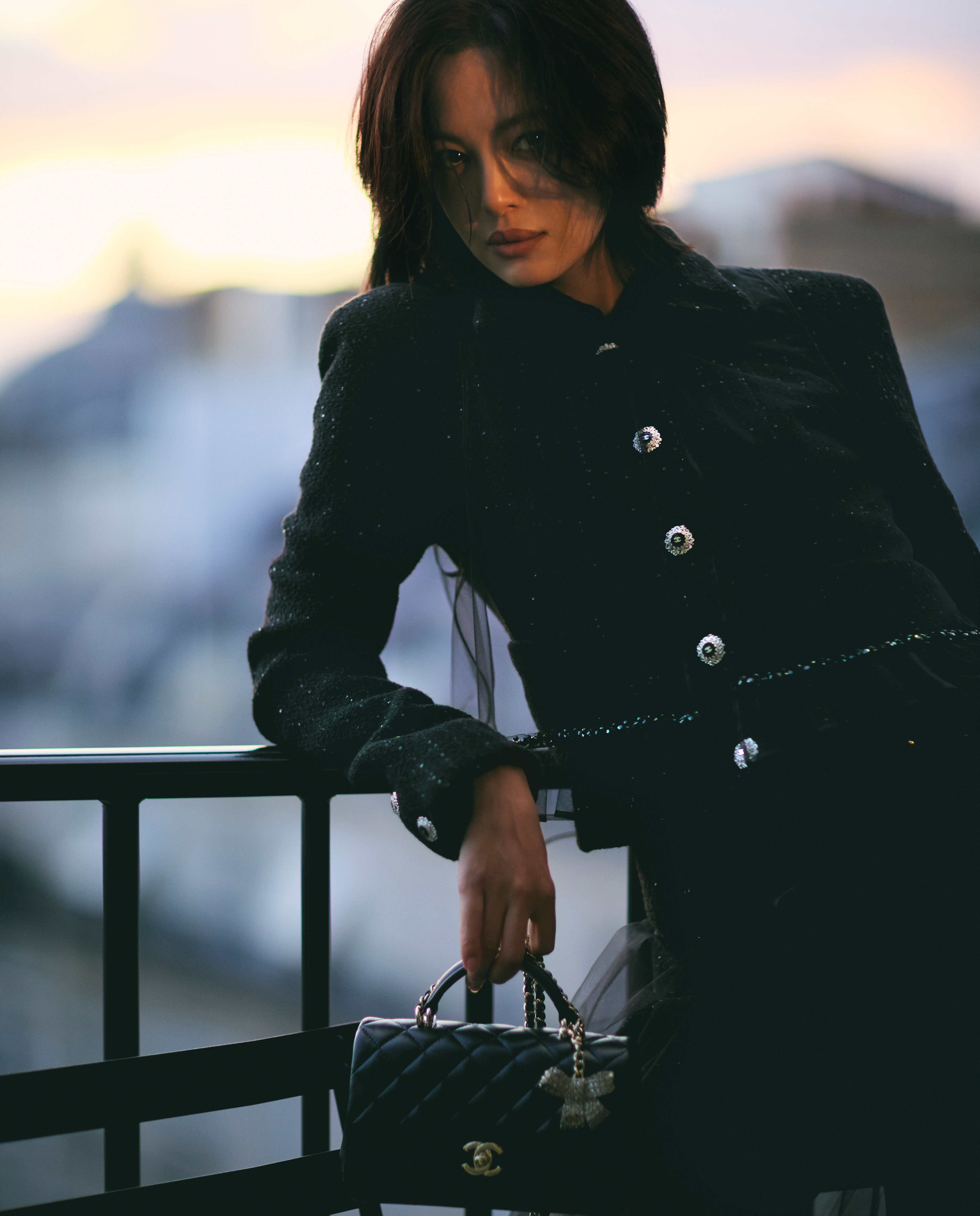 辛芷蕾出席CHANEL2025/26秋冬系列高定时装秀，看秀Look来自香奈儿
