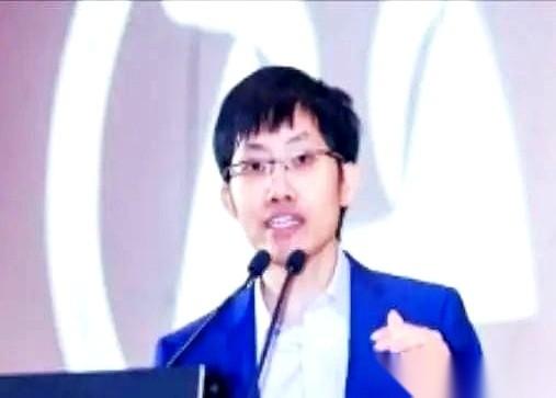 刷到个观点，一晚上没睡好。说中美AI的差距，根本不是时间，是一两年还是三五年。