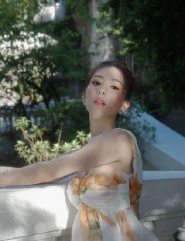 方媛身材纤细好性感，自曝孕晚期体重96斤
