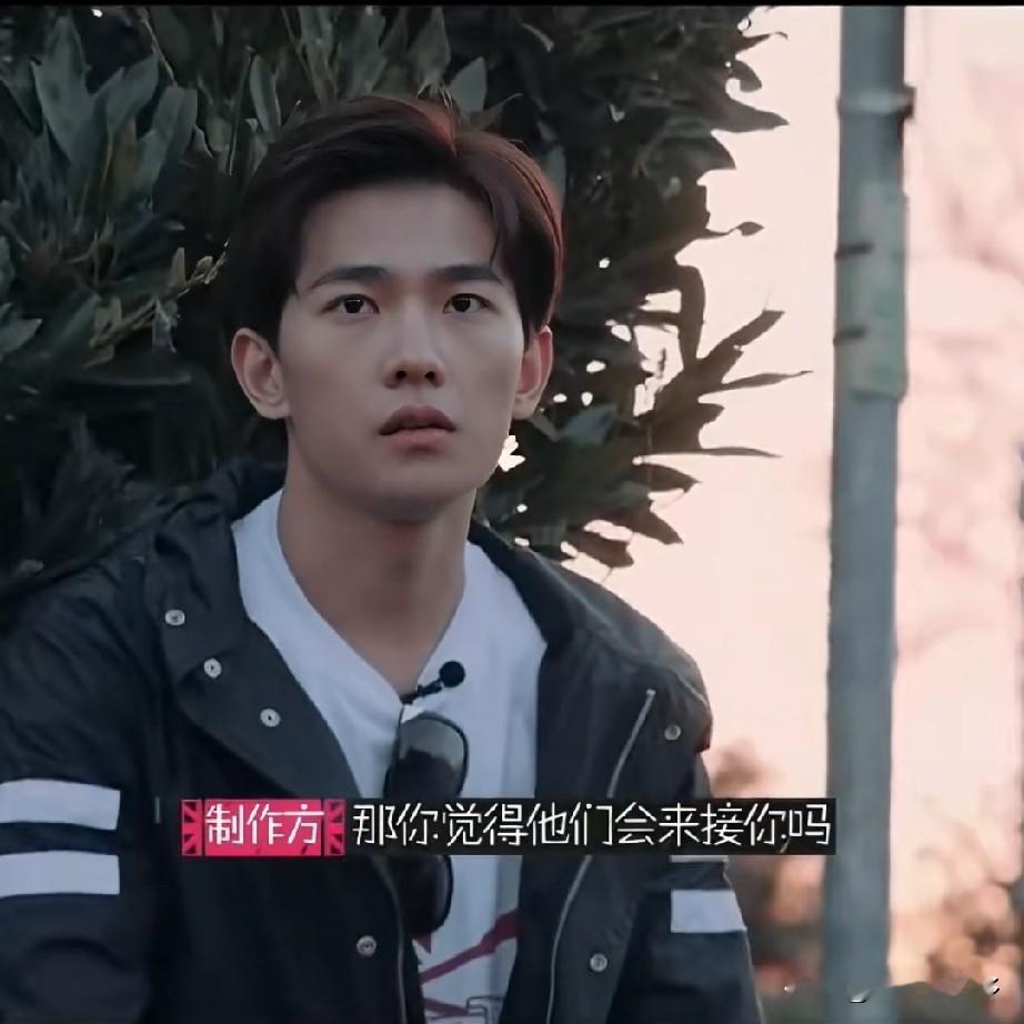 内娱男明星里，我最看不懂的就是杨洋了，不是他这个人的智商忽高忽低！很难说清他到底是拉高了花少智商，还