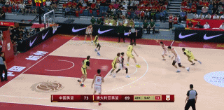 中国男篮VS澳大利亚男篮去年亚洲杯的时候，王俊杰就说这强度还不如NCAA的强度