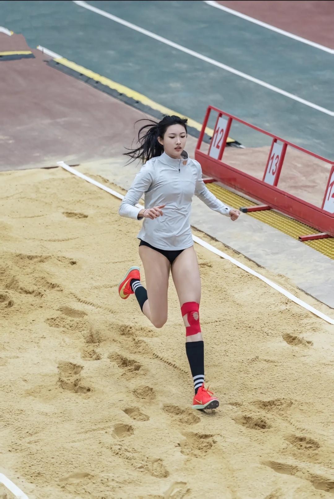 女运动员的颜值身材天花板，不止国内，放在世界范围内也是顶级了，加油吧美少女！