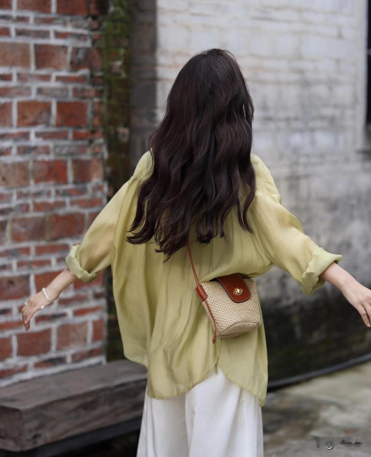 缘分这东西，真挺奇妙的。有人在路口等了又等，就为一场千里赴约。有人把