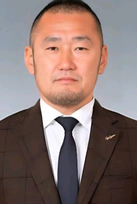 “人走茶凉”！国少跟队记者马德兴炮轰上村健一失败原因，4句话总结[玫瑰]1、