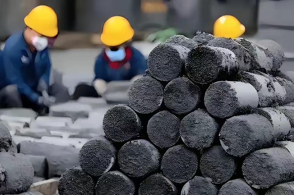 又一个顶风作案的！1200吨国家管制石墨弄到美国，4月24日晚，A