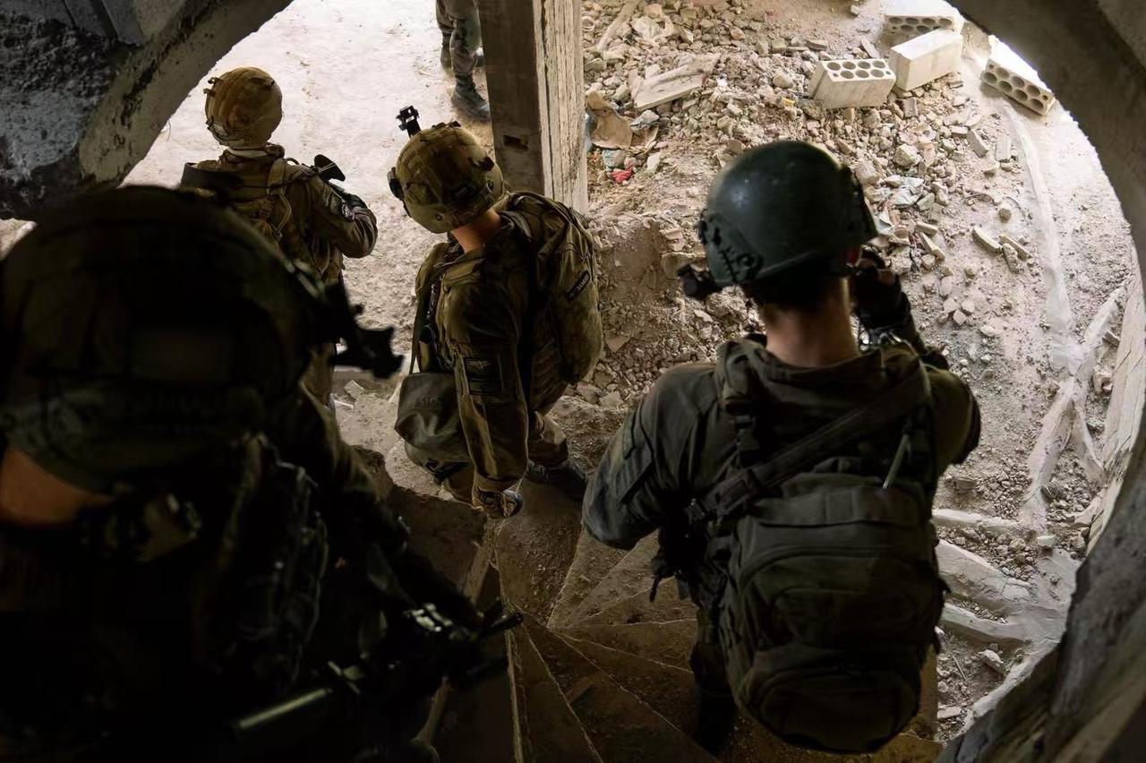 以色列把“黄线战术”搬到了黎巴嫩南部，简单粗暴，却刀刀见血。先把房子都拆了，把居