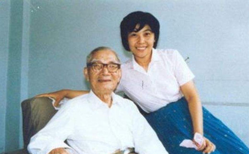 1967年，妻子刚去世，快80岁的茅以升就和6个孩子商议，想要续娶。当他说出女人