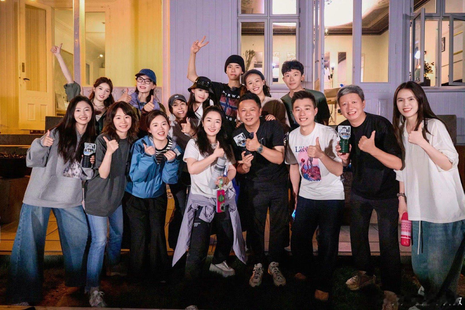 谁懂啊！综艺幕后居然能这么好哭😭被这种纯粹的踏实感戳中艺人统筹一遍遍沟通细节