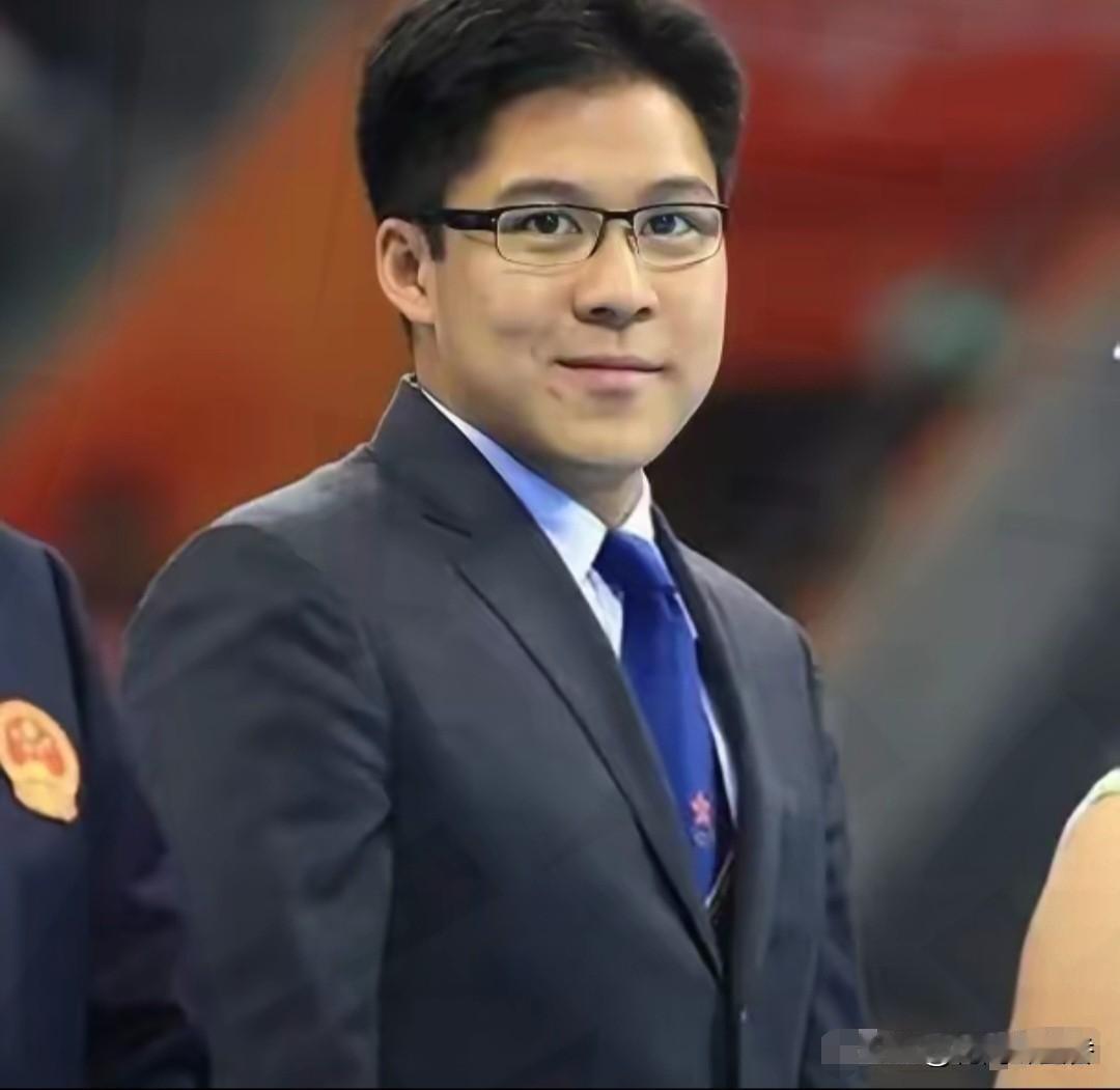 霍启刚成香港立法会“关键独苗”？背后藏着香港未来的定心丸…昨晚与香港政