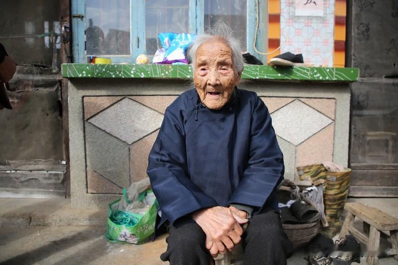 温和包容的心态真能让人健康长寿吗101岁奶奶的长寿秘诀就一句话温和包容的心态
