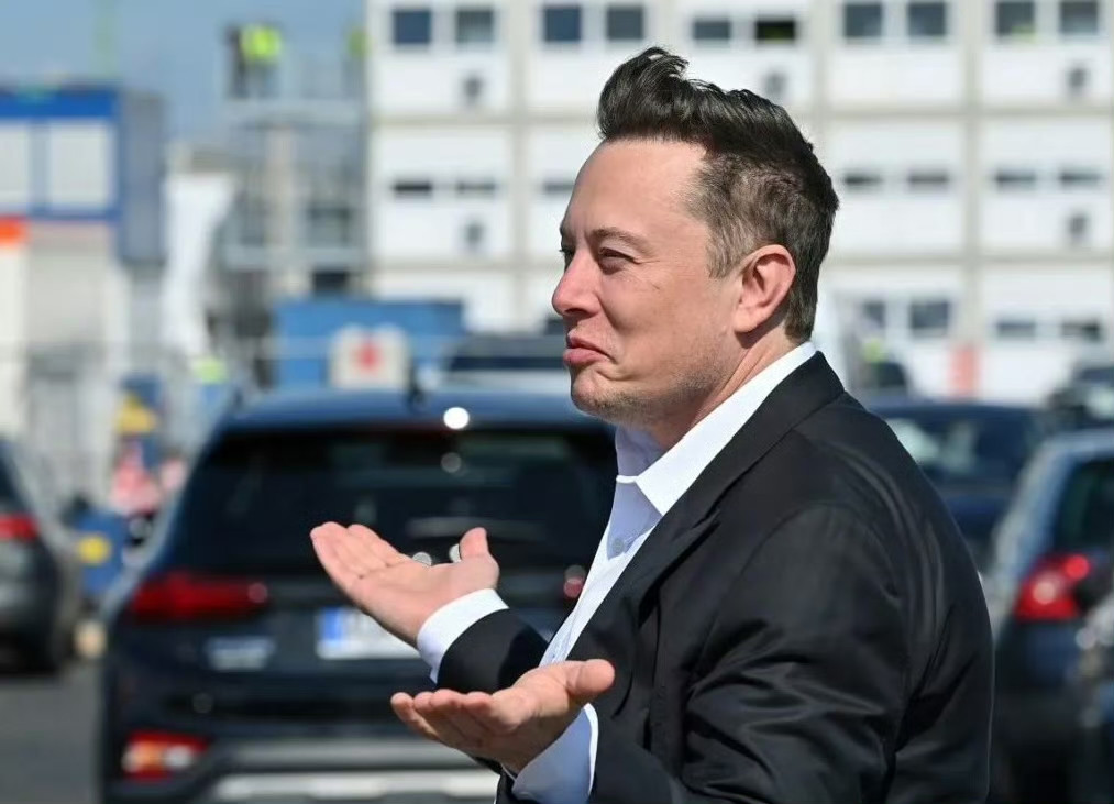 马斯克昨天刚在X平台发文称赞阿里千问，今天阿里千问多位骨干，相继宣布离职。