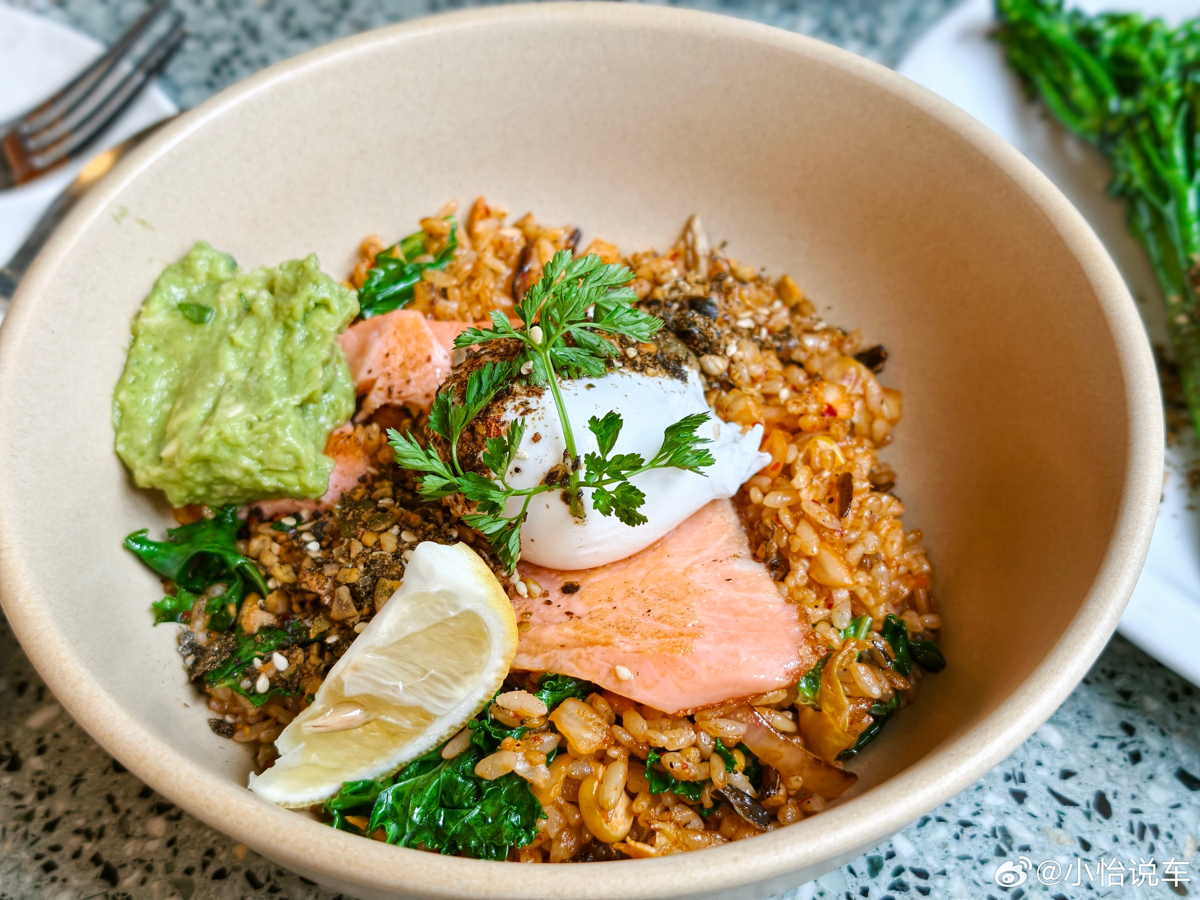 春分然要吃点有春天颜色的菜啦难得有窗边慢悠悠下午茶时间怎么能不拍照记录啦呢？📷