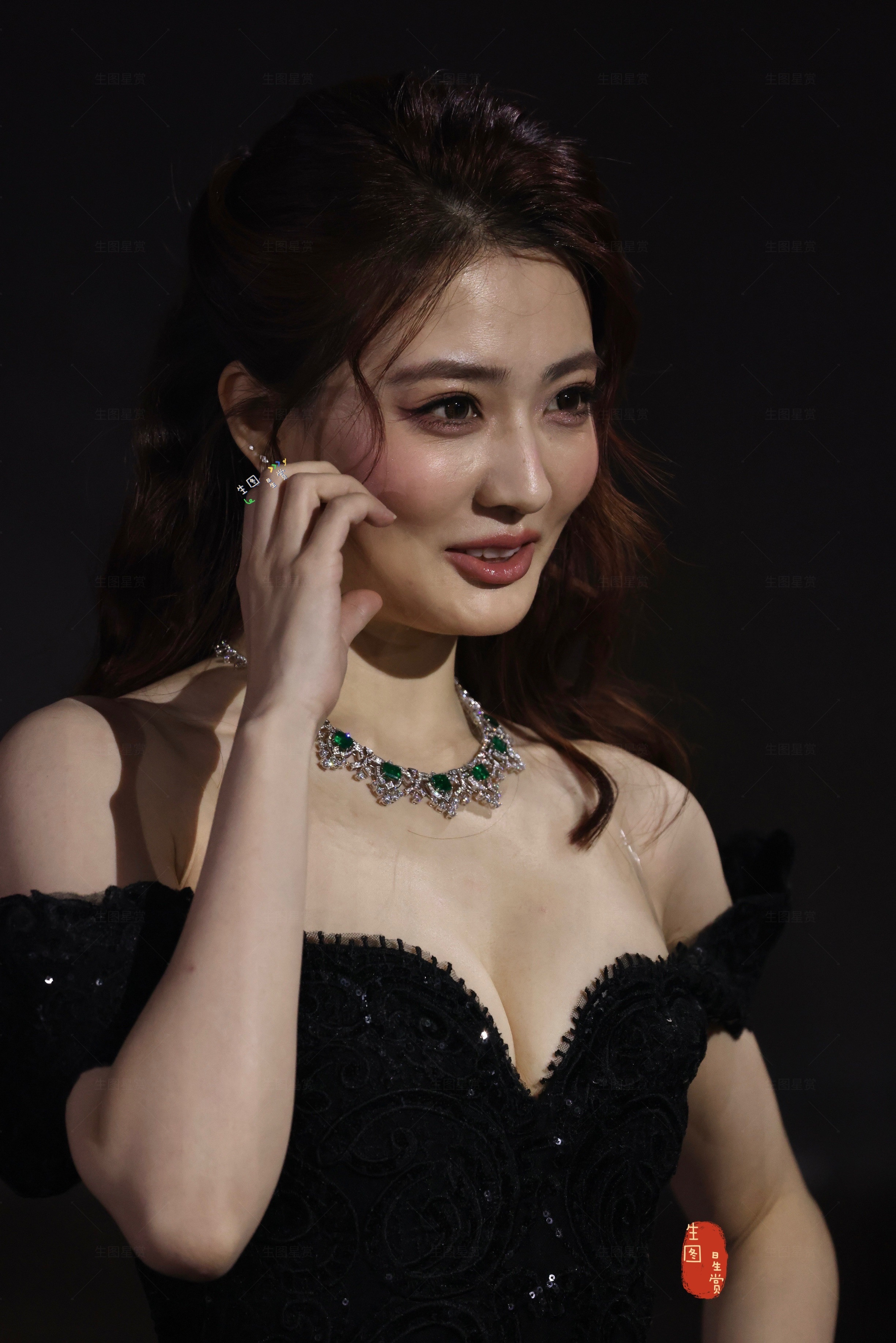 徐璐濮院高定时装周出图颜值与身材并存的美璐