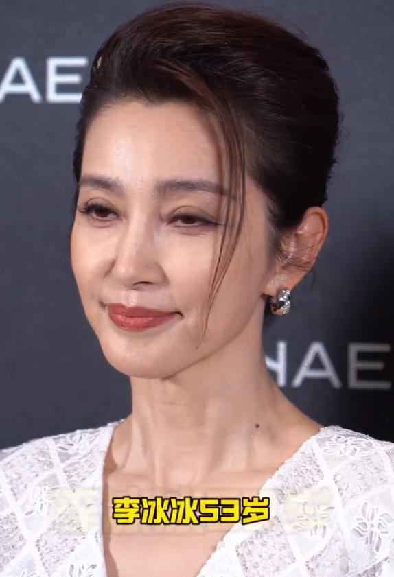 怪不得这么长时间没看到过李冰冰的作品了原来她得了病，从2017年拍完巨齿鲨之