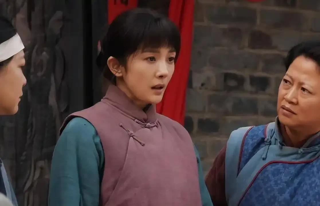 真是老尴尬了。最近，我迷上了电视剧《生万物》，可是只能偷偷摸摸地看。因为我们