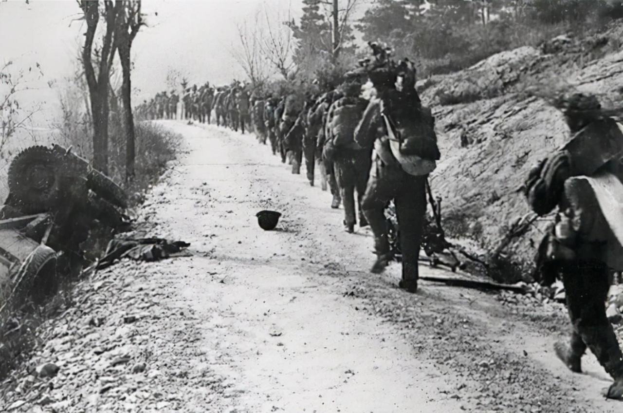 1951年夏，志司正在召开“第五次战役总结会”，彭老总突然指着第58师师