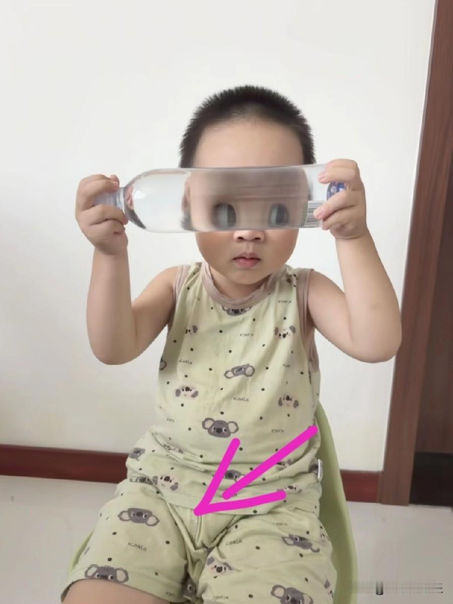 我敢肯定，米乐妈妈已经黔驴技穷了，这次只发了4张图片打发网友。这次怕米乐