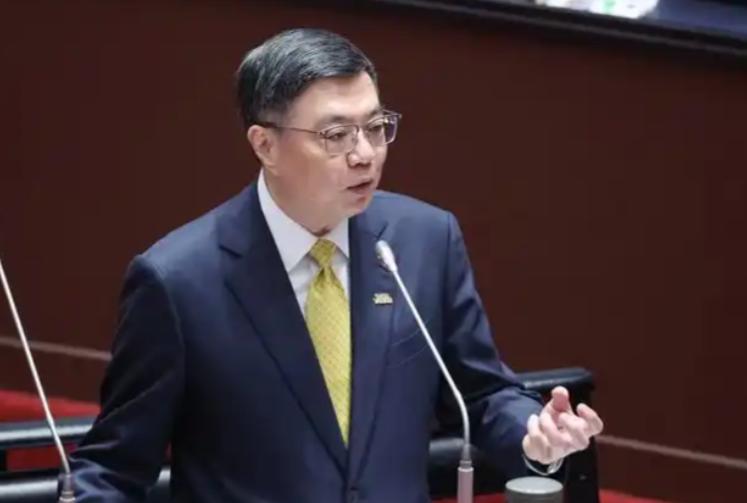 台“行政院长”卓荣泰发表声明，7月30日，针对蒋万安日前提出“倒阁”主张