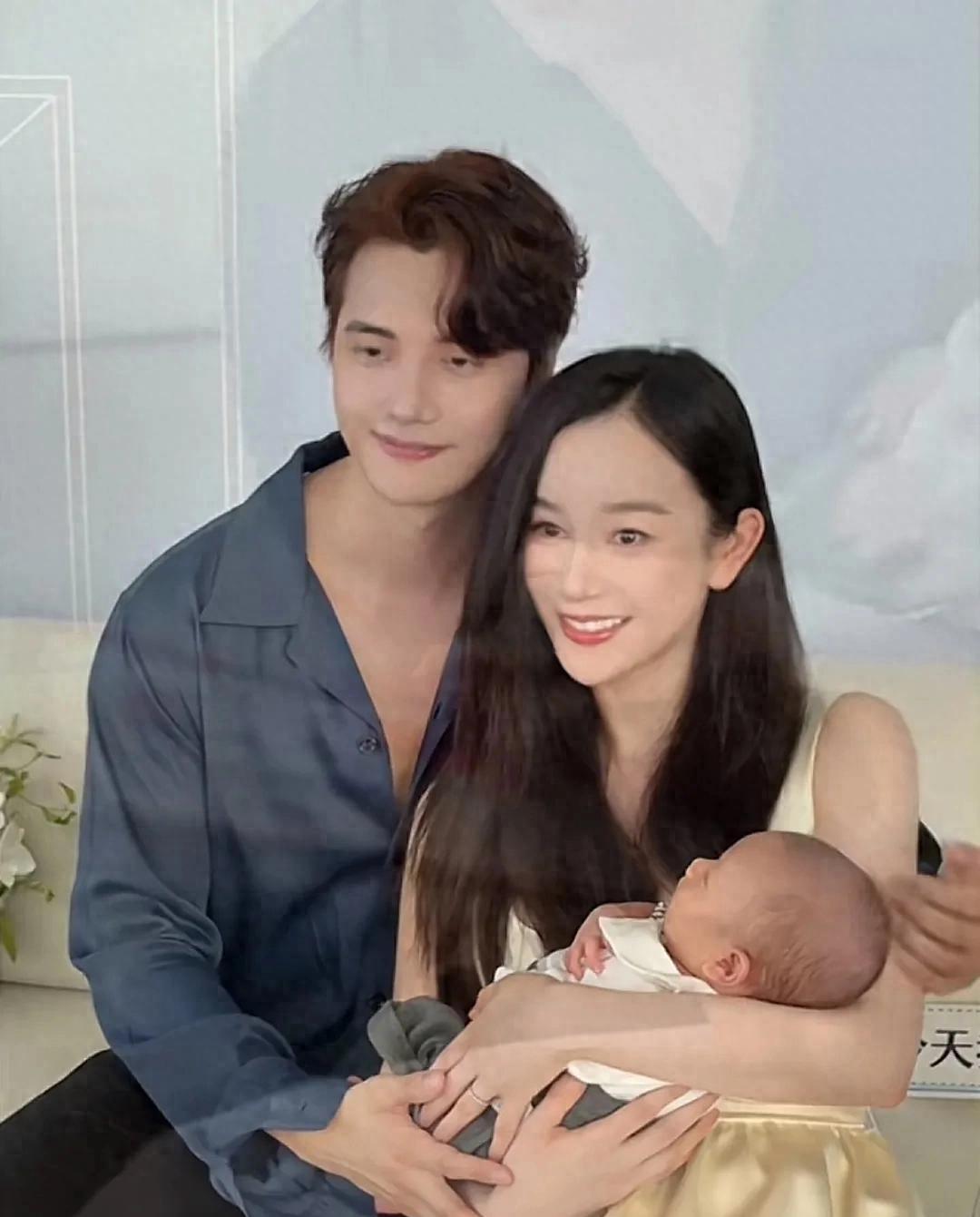 张檬儿子满月宴，温馨有爱，尽显宠溺张檬和小五这对夫妻，求子之路长达两年，其间的
