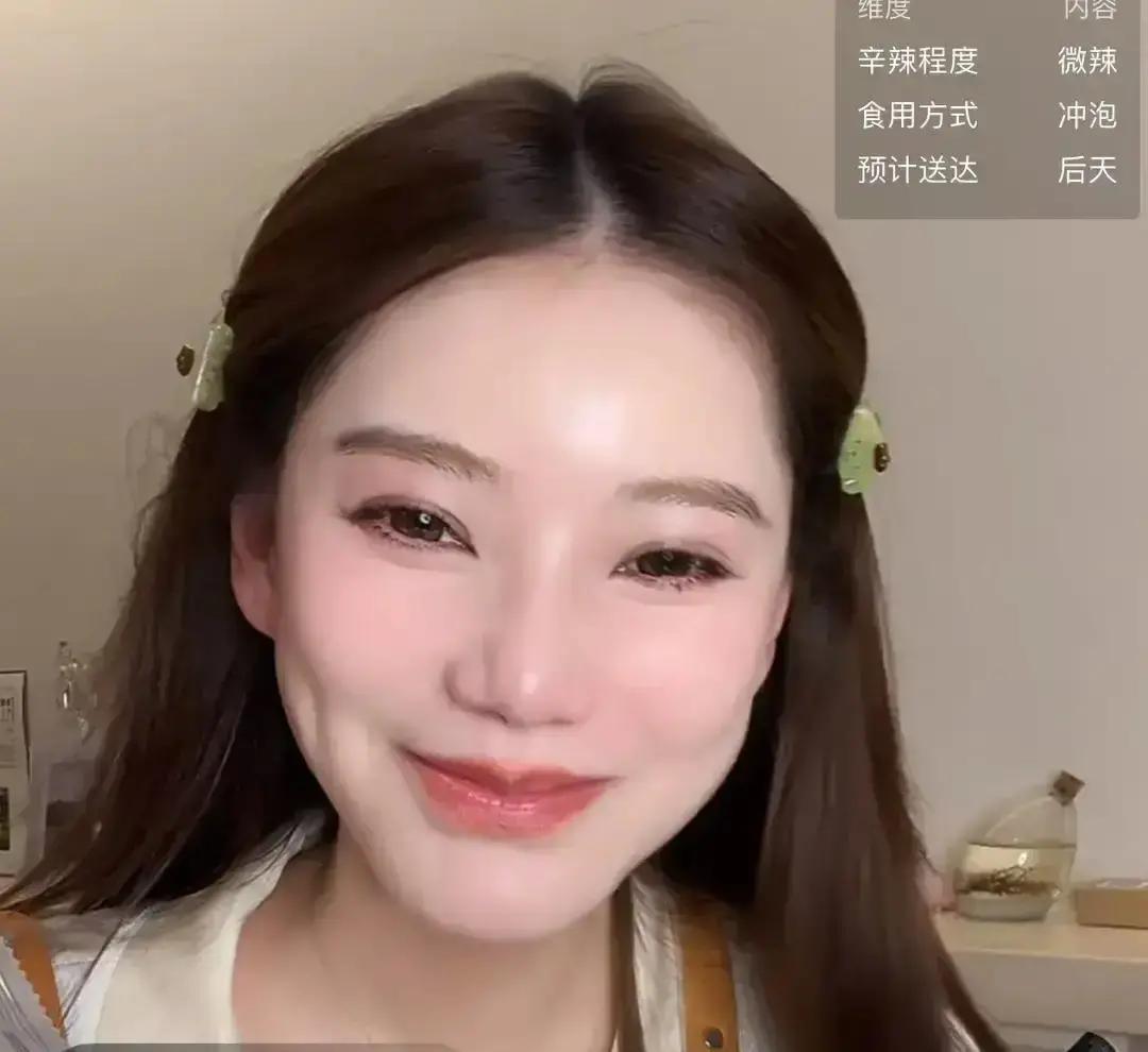 直播拍到婆婆脸，当场黑屏她冲过来拔网线那一刻，后台在线8.7万人。