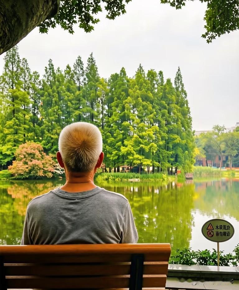 情感爆文：老伴退休后，他把工资卡给了小三，却让我养他全家我今年58岁，退休金