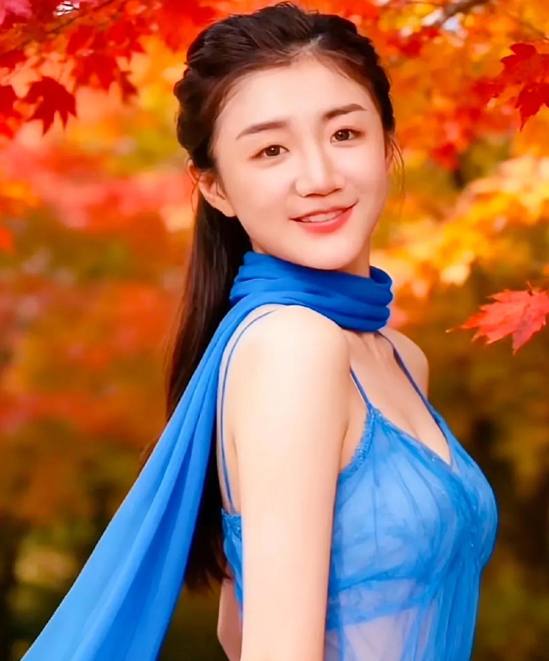 陈梦不愧是所有男人心目中的女神，在战场上大杀四方。私底下又是窈窕淑女，就这气势与