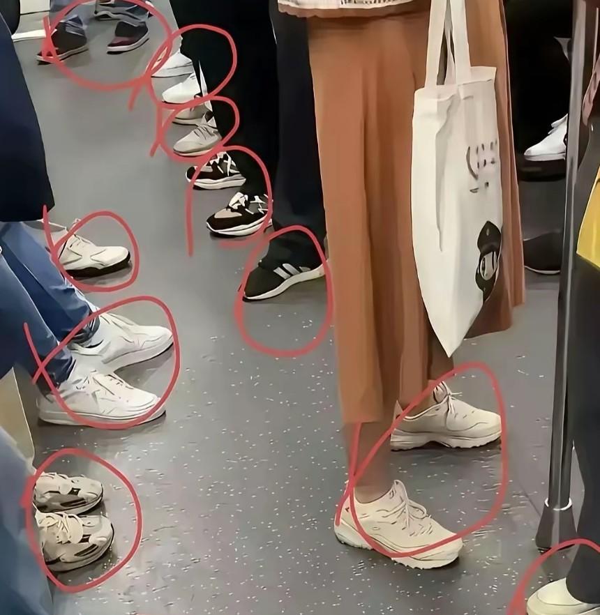 为什么人们突然不喜欢穿皮鞋了我以前一直穿皮鞋，从会开车以后就换成运动鞋了。总觉