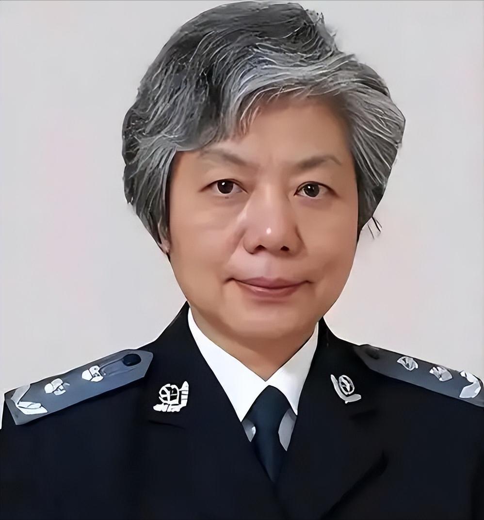 “不能判刑，那就高额罚款！”中国人民公安大学李玫瑾教授建议，凡是扶了老人被要求天