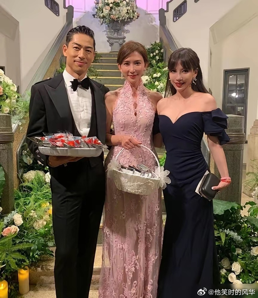 林志玲51岁，生图美到失真，老公却只是个“普通男人”。香港巴塞尔艺术展，她穿白