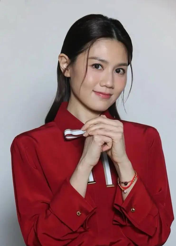 “周秀娜被判诽谤”，你以为是炒作？错。香港高院白纸黑字，判她败诉，还要求赔钱