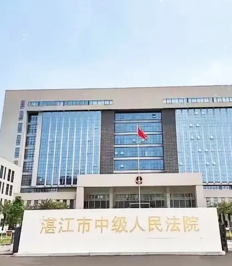 叶德志的家人现在估计肠子都悔青了。他们可能从未想过，那个被鉴定为精神分裂症的