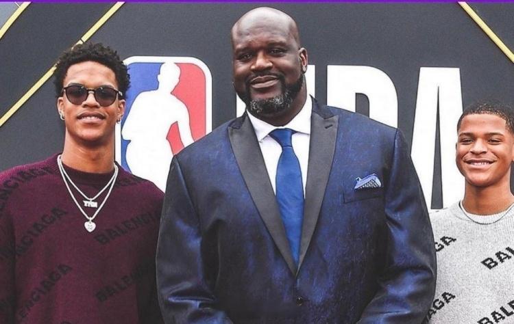 奥尼尔：儿子想要奔驰我说你不能一上来就开奔驰近日NBA名宿奥尼尔在播客节目《S
